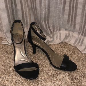 Short black strap heel 6.5